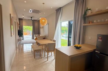 Rumah Teres Setingkat di Port Dickson,Teluk Kemang, 20 X 134 