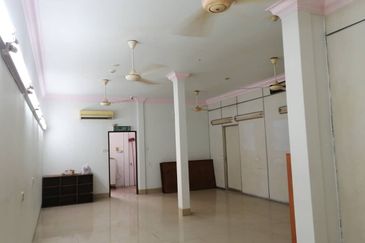 INVEST  - Good Returns- 2 Tingkat Kedai - Segera boleh berniaga