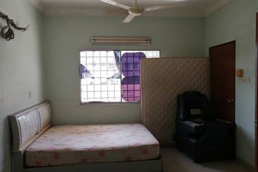 INVEST  - Good Returns- 2 Tingkat Kedai - Segera boleh berniaga