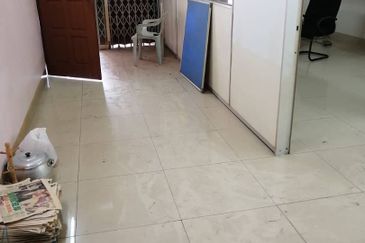 INVEST  - Good Returns- 2 Tingkat Kedai - Segera boleh berniaga