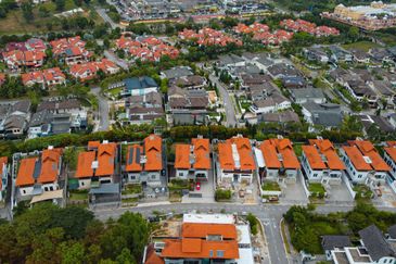 3 Storey Bungalow Primo The Enclave, Bukit Jelutong, Shah Alam FOR SALE