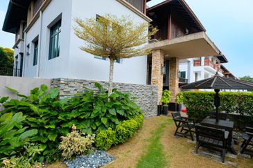 3 Storey Bungalow Primo The Enclave, Bukit Jelutong, Shah Alam FOR SALE