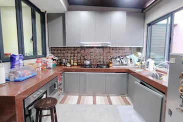 3 Storey Bungalow Primo The Enclave, Bukit Jelutong, Shah Alam FOR SALE