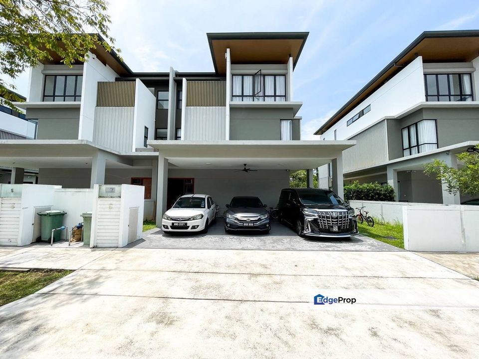 [RENOVATED ] 3 Storey Semi D Ridgefield Residence Tropicana Heights, Kajang FOR SALE, Selangor, Kajang