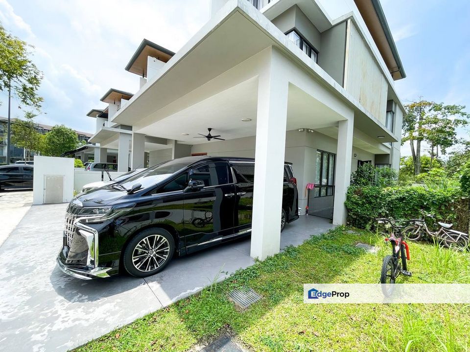 [RENOVATED ] 3 Storey Semi D Ridgefield Residence Tropicana Heights, Kajang FOR SALE, Selangor, Kajang