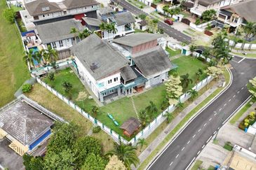 [CORNER LOT] Double Storey Bungalow Forte Jalan Titian Bukit Jelutong Shah Alam Freehold FOR SALE