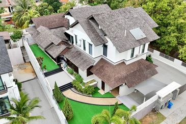 [10,182 SQFT ] 3 Storey Bungalow Primo 2 The Enclave, Bukit Jelutong, Shah Alam FOR SALE