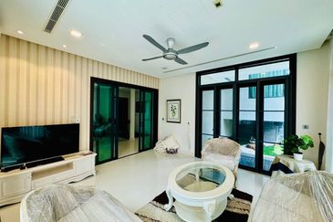 [10,182 SQFT ] 3 Storey Bungalow Primo 2 The Enclave, Bukit Jelutong, Shah Alam FOR SALE