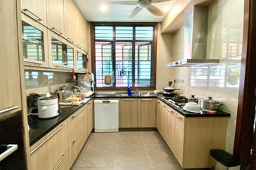 [CORNER LOT] 3 Storey Bungalow Primo 1 The Enclave Bukit Jelutong, Shah Alam FOR SALE