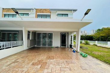 Ceria Residence Cyberjaya CORNER LOT Double Storey Terrace FOR SALE 
