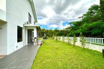 Ceria Residence Cyberjaya CORNER LOT Double Storey Terrace FOR SALE 