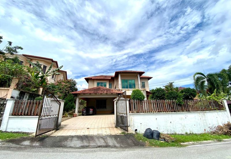 Putra Hill Residency