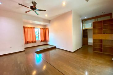 Putra Hill Residency