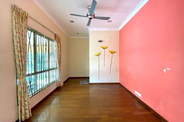 Putra Hill Residency