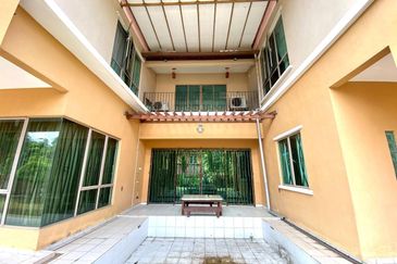 Putra Hill Residency