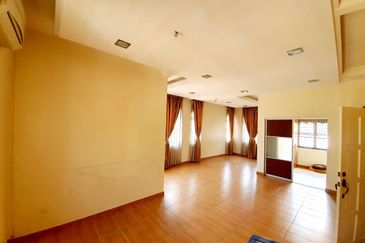 Putra Hill Residency