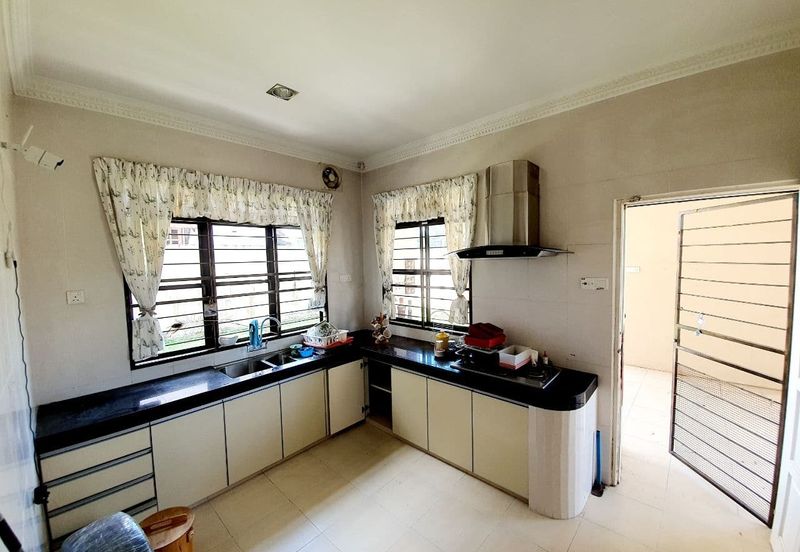 Putra Hill Residency