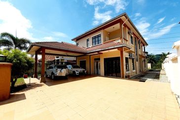 Putra Hill Residency