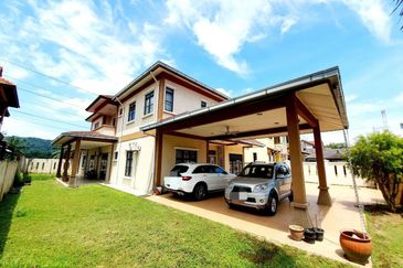 Putra Hill Residency