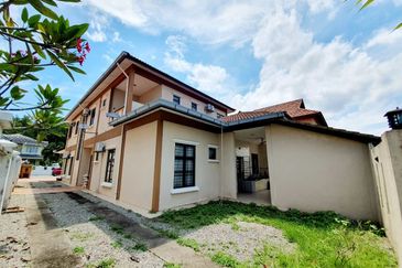 Putra Hill Residency