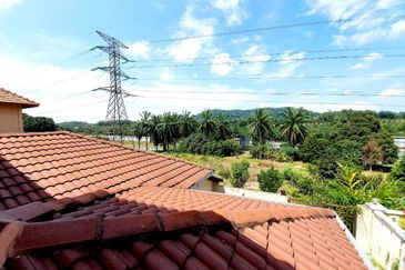 Putra Hill Residency