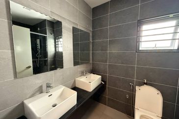 Sejati Lakeside Cyberjaya Double Storey Superlink For Sale Freehold Near Sejati Residence Cyberjaya Setia Eco Glades Setia Safiro