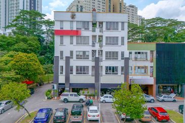 Plaza Dwitasik, Bandar Sri Permaisuri