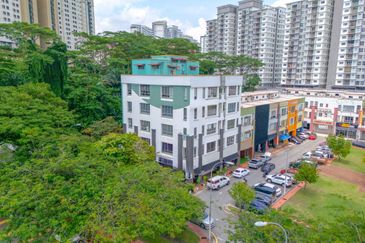 Plaza Dwitasik, Bandar Sri Permaisuri