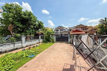 Double Storey Superlink Jalan Kubah Bukit Jelutong Shah Alam For Sale Freehold Near Jalan Bidai Residence Jalan Serambi Jalan jeriji 