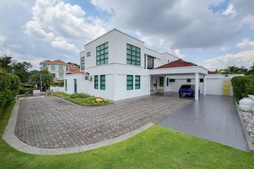 KGSAAS Golf Club, Seksyen 13