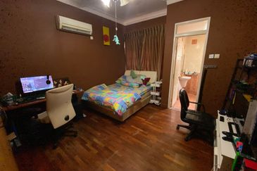 CORNER LOT Double Storey Terrace Jalan Birai Bukit Jelutong Shah Alam Freehold For Sale 