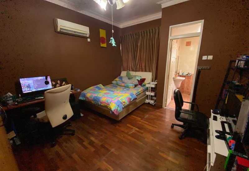 CORNER LOT Double Storey Terrace Jalan Birai Bukit Jelutong Shah Alam Freehold For Sale 