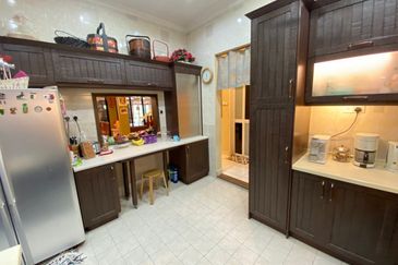 CORNER LOT Double Storey Terrace Jalan Birai Bukit Jelutong Shah Alam Freehold For Sale 