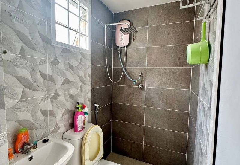 Jalan Kubah Bukit Jelutong Shah Alam Double Storey Terrace For Sale Freehold  