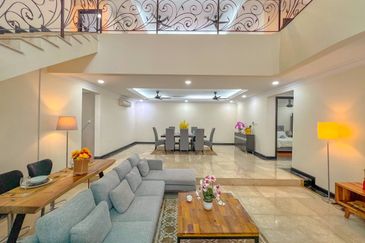 Kiara Peak (Puncak Kiara)