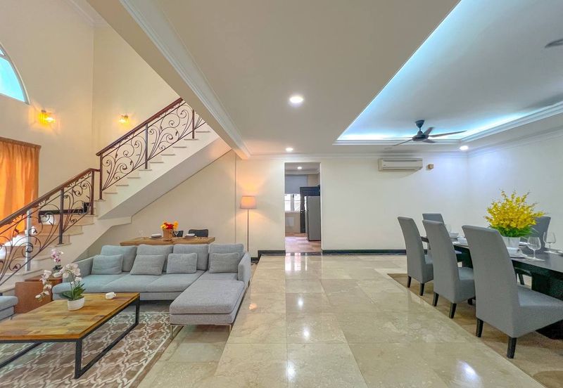 Kiara Peak (Puncak Kiara)