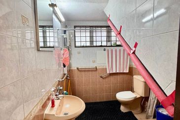 Lucky Garden Bangsar Double Storey Terrace House KL Freehold For Sale     