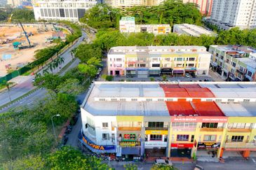 Plaza Dwitasik, Bandar Sri Permaisuri