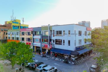 Bandar Sri Permaisuri Cheras 3 Storey Shoplot For Sale KL    