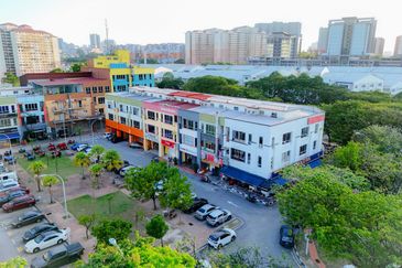 Bandar Sri Permaisuri Cheras 3 Storey Shoplot For Sale KL    