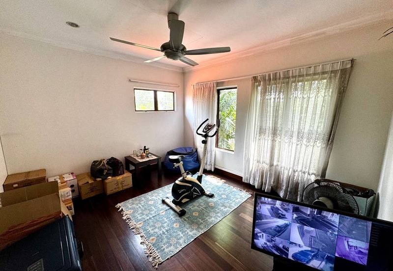 Putra Hill Residency