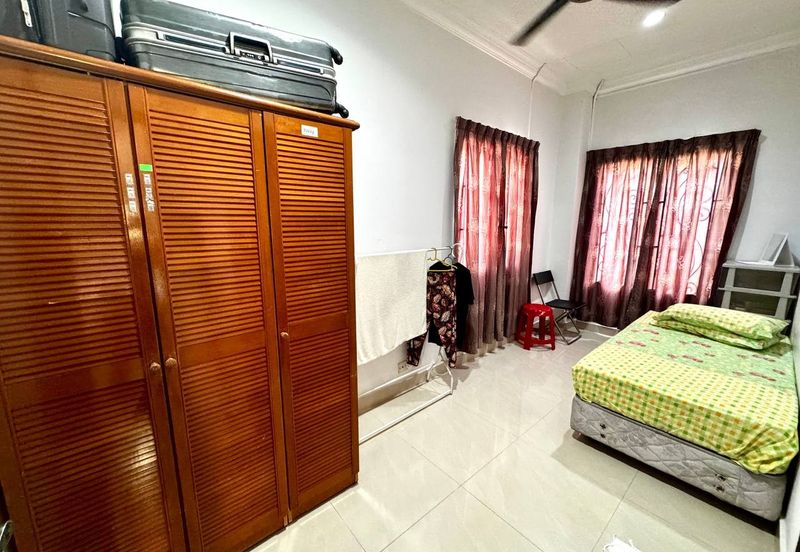 Putra Hill Residency