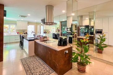 Seksyen 13, Shah Alam