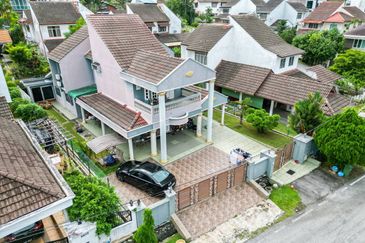 Double Storey Bungalow Lorong Kasawari, Taman Zooview Ampang For Sale   