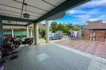 Double Storey Bungalow Lorong Kasawari, Taman Zooview Ampang For Sale   