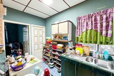 Double Storey Bungalow Lorong Kasawari, Taman Zooview Ampang For Sale   