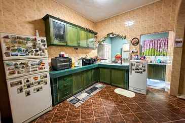 Double Storey Bungalow Lorong Kasawari, Taman Zooview Ampang For Sale   