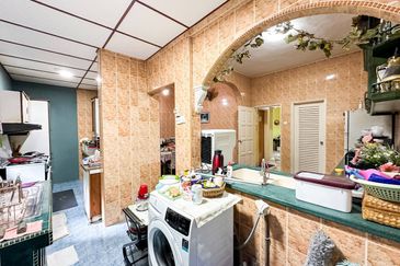 Double Storey Bungalow Lorong Kasawari, Taman Zooview Ampang For Sale   