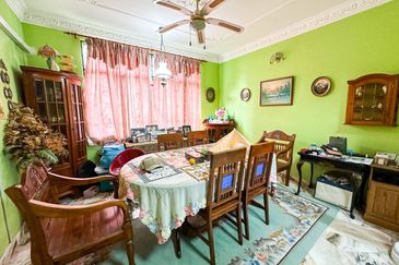 Double Storey Bungalow Lorong Kasawari, Taman Zooview Ampang For Sale   