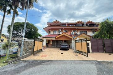 CORNER LOT 3 Storey Laman Oakleaf Bukit Antarabangsa Ampang Jaya Renovated For Sale   
